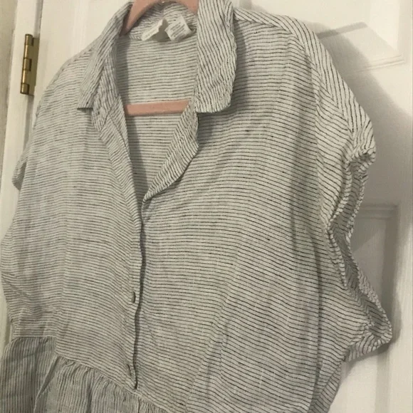 100% Linen Short Sleeve Top / C&C California - Picture 2 of 10